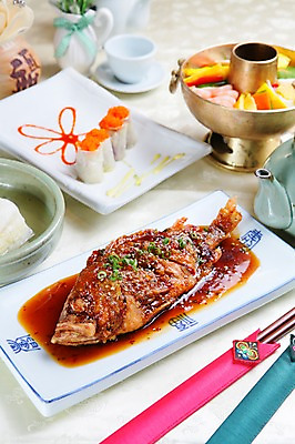 포토 JPG 그릇 접시 한식 젓가락 주전자 잔 전통소품 사람없음 아웃포커스 전통음식 해물요리 양념 해산물 생선요리 물김치 궁중음식 생선찜 신선로 국내포토 전통 식기 음식 주방용품 김치 촬영기법 수저 어류 오브젝트 찜 파일형식