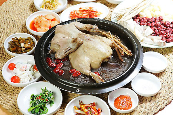 포토 JPG 그릇 접시 한식 음식 채소 방울토마토 고추 반찬 김치 마늘 사람없음 닭고기 당근 인삼 냄비 깍두기 탕 대추 콩나물 쌈장 삼계탕 파 시금치 백숙 옻닭 한방삼계탕 국내포토 식기 토마토 뿌리채소 육류 양념 삼 솥 나물 보양식 파일형식