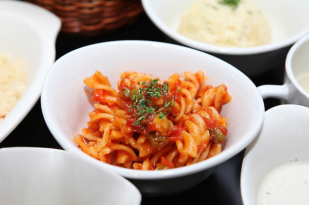 포토 JPG 그릇 접시 음식 파스타 서양음식 사람없음 아웃포커스 면류 면 파스타면 푸질리 국내포토 식기 식재료 촬영기법 파일형식