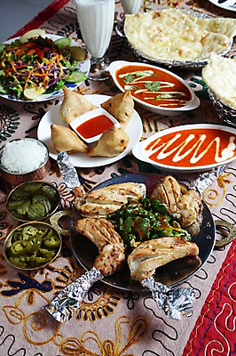 포토 JPG 그릇 접시 음료 음식 빵 채소 밥 잔 사람없음 컵 식사 치킨 닭고기 카펫 샐러드 우유 닭 피클 반죽 밀가루 인도음식 동남아음식 토르티야 국내포토 식기 조류 유제품 육류 가루 닭고기요리 동양음식 절임 파일형식