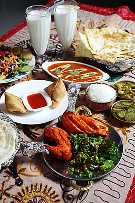 포토 JPG 그릇 접시 음료 음식 빵 채소 밥 잔 빨대 사람없음 컵 식사 치킨 닭고기 카펫 샐러드 우유 닭 피클 반죽 밀가루 인도음식 동남아음식 토르티야 국내포토 식기 조류 유제품 육류 가루 닭고기요리 동양음식 절임 파일형식