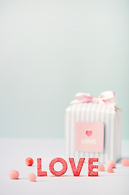 포토 JPG 스튜디오촬영 알파벳 기념일 리본 음식 백그라운드 화이트데이 대문자 디저트 실내 사탕 사랑 근접촬영 사람없음 아웃포커스 단어 선물상자 상자 달콤 오브젝트 국내포토 문자 영어 감정 뷰포인트 데이이벤트 촬영기법 선물 이벤트 내부 맛 파일형식