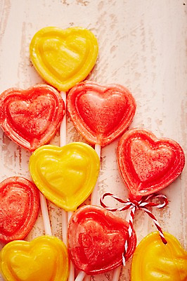 포토 JPG 스튜디오촬영 기념일 리본 음식 백그라운드 화이트데이 디저트 실내 막대사탕 사탕 근접촬영 사람없음 하트 달콤 오브젝트 국내포토 모양 뷰포인트 데이이벤트 이벤트 내부 맛 파일형식