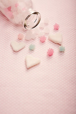 포토 JPG 스튜디오촬영 기념일 음식 백그라운드 화이트데이 디저트 실내 사탕 사람없음 하트 달콤 병 오브젝트 별사탕 국내포토 모양 식기 데이이벤트 이벤트 내부 맛 파일형식