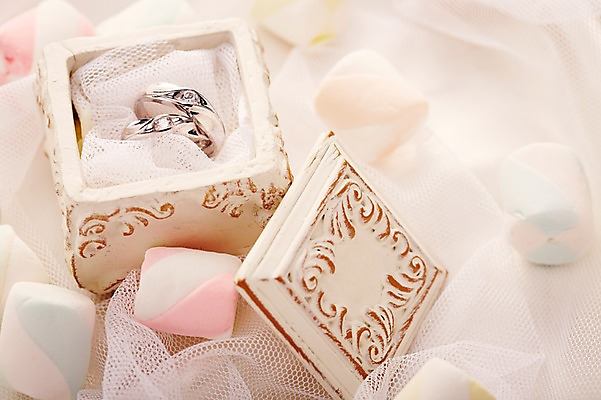 포토 JPG 스튜디오촬영 기념일 음식 백그라운드 장신구 화이트데이 디저트 실내 사탕 근접촬영 사람없음 아웃포커스 상자 반지 달콤 오브젝트 커플반지 망사 마시멜로우 국내포토 뷰포인트 데이이벤트 촬영기법 이벤트 내부 직물 맛 파일형식