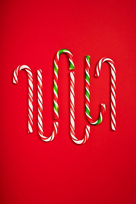 포토 JPG 스튜디오촬영 기념일 음식 컬러 백그라운드 화이트데이 지팡이 디저트 실내 사탕 사람없음 빨간색 달콤 오브젝트 국내포토 데이이벤트 이벤트 내부 맛 파일형식