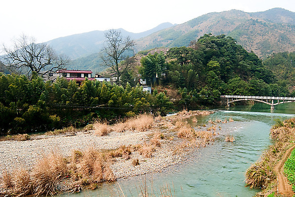 포토 JPG 해외이미지 나무 자연 산 주택 풍경 사람없음 강 중국 침묵 폭포 시골 해외202004 해외포토 식물 아시아 건물 소리 생태계 파일형식 이미지허브