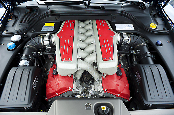 포토 JPG 해외이미지 스포츠 컨셉 부분 교통시설 자동차 새로움 사람없음 빨간색 빛 금속 힘 기계 이탈리아 운전 벨트 레이싱 고급 수리 휘발유 철 속도 스포츠카 볼트 연료 엔진 정비공 모터 스타일링 자동 조율 철강 세련 해외202004 해외포토 잡화 유럽 육상교통 컬러 교통 모션 재질 시합 공구 기술자 석유 시설 파일형식 이미지허브