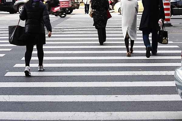 포토 JPG 해외이미지 여자 남자 도로 여행 컨셉 십자가 비즈니스 거리 스트레스 서울 한국 사람 사람없음 산책 시간 업무 보행로 군중 교차로 파운드 타운 통과 점심식사 재촉 단절 통근 해외202004 해외포토 아시아 길 돈 교통시설 휴식 식사 도시 작업 출근 파일형식 이미지허브