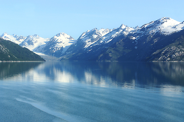 포토 JPG 해외이미지 구름 계절 공원 호수 바다 여행 겨울 자연 하늘 산 풍경 사람없음 야외 물 파란색 강 평화 얼음 침묵 추위 바위 흰색 만 크루즈 고도 언덕 통로 산등성이 빙하 알프스 빙산 알래스카 전국 절정 눈내림 해외202004 해외포토 자연요소 공공시설 유럽 컬러 컨셉 배_교통 눈_날씨 미국 소리 돌_바위 생태계 파일형식 이미지허브