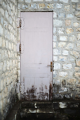 포토 JPG 해외이미지 외관 벽 출입구 사람없음 문 복고 그런지 스타일 해외202004 해외포토 파일형식 이미지허브