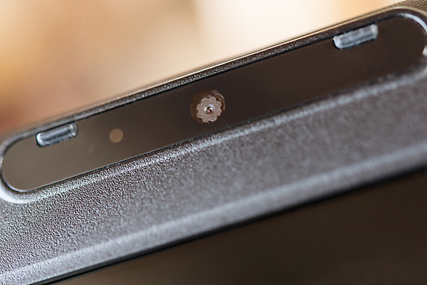 포토 JPG 해외이미지 백그라운드 컨셉 인터넷 비즈니스 통신 자동차 회의 모바일 안전 사람없음 노트북 컴퓨터 카메라 디지털 웹 어둠 장비 흰색 관찰 키보드 닫기 보호 연결 위험 작음 위협 필름 손목시계 보안 동영상 해커 고립 숨기 스파이 해외202004 해외포토 육상교통 시계 컬러 장신구 모션 전자제품 범죄 크기 파일형식 이미지허브