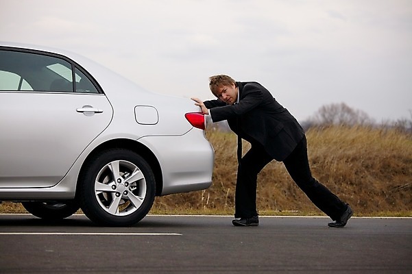포토 JPG 해외이미지 남자 도로 여행 교통시설 자동차 스트레스 한명 정장 달리기 힘 외침 운전 분노 도움 비즈니스맨 운전사 수리 좌절 휘발유 승차 고장 가스 문제 지연 그만 길가 깨짐 단절 방법 어려움 투쟁 헬프 해외202004 해외포토 직업 1 옷 감정 길 육상교통 교통 컨셉 비즈니스 모션 사람 소리 직장인 석유 시설 파일형식 이미지허브