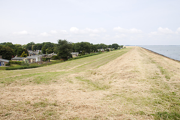 포토 JPG 해외이미지 휴가 사람없음 초록색 물 맑음 시골 파일럿 네덜란드 방갈로 해외202004 해외포토 자연요소 직업 유럽 컬러 숙소 날씨 파일형식 이미지허브