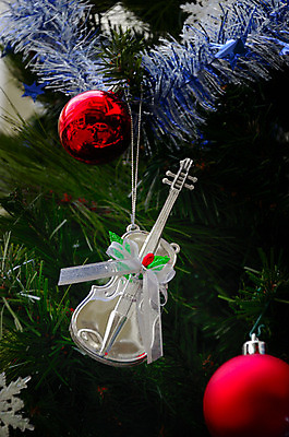 포토 JPG 해외이미지 나무 전통 디자인 계절 행복 별 줄 백그라운드 크리스마스 겨울 공 추상 휴가 기념 매달리기 선물 이벤트 사람없음 장식 장난감 크리스마스트리 파티 축제 화목 기쁨 흰색 축하 인사 신용카드 12월 바이올린 묘사 오브젝트 비올라 크리스마스이브 해외202004 해외포토 자연요소 식물 기념일 감정 컬러 컨셉 무늬 모션 현악기 금융 예절 날짜 파일형식 찰현악기 이미지허브