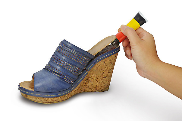 포토 JPG 해외이미지 직업 손 신발 기술 사람없음 흰색 공구 작업 작업실 수리 서비스 구식 양발 접착제 해외202004 해외포토 컬러 신체부위 도구 풀_접착제 파일형식 이미지허브