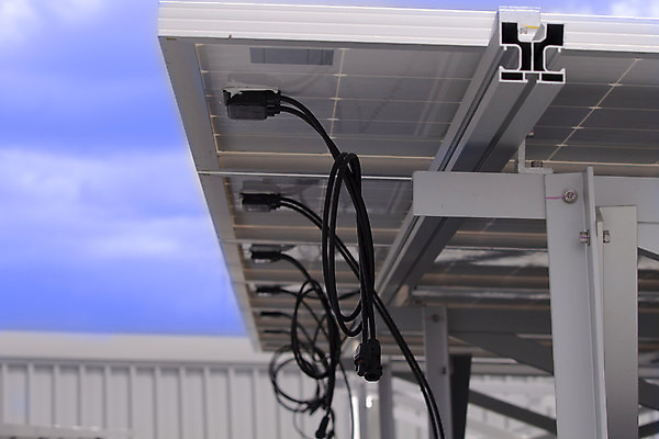 포토 JPG 해외이미지 하늘 지붕 노동자 안전 성인 사람없음 태양 힘 재활용 장비 에너지 업무 태양에너지 패널 해외202004 해외포토 자연요소 직업 사람 작업 그린에너지 친환경 파일형식 이미지허브