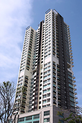 포토 JPG 해외이미지 아시아 건축양식 아파트 주택 동양인 사람없음 건물 고층빌딩 발코니 도시 도심 지역 말레이시아 해외202004 해외포토 건축물 건축 나라 인종 빌딩 파일형식 이미지허브