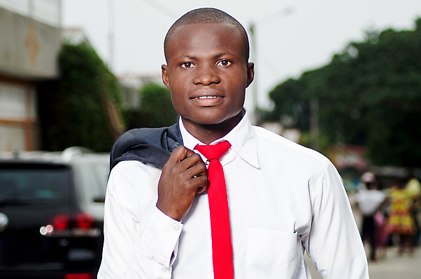 포토 JPG 해외이미지 남자 얼굴 회사 비즈니스 성공 아이디어 한명 사람 성인 비즈니스맨 만족 경영자 기회 배려 해외202004 해외포토 1 감정 컨셉 신체부위 직장인 리더 파일형식 이미지허브