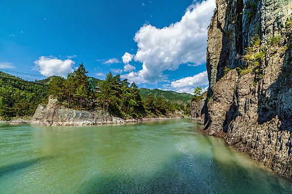 포토 JPG 해외이미지 나무 구름 여행 자연 하늘 산 풍경 사람없음 초록색 물 여름 파란색 강 반사 가을 숲 언덕 해외202004 해외포토 자연요소 식물 계절 컬러 생태계 파일형식 이미지허브