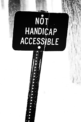 포토 JPG 해외이미지 흑백 사람없음 수비 위험 장애인 사인 도로표지판 장애 경고문 해외202004 해외포토 도로 컨셉 모션 촬영기법 경고 표지판 파일형식 이미지허브