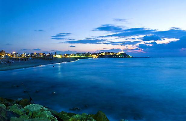 포토 JPG 해외이미지 바다 하늘 항해 풍경 사람없음 물 빛 도시 만 지중해 장면 스카이라인 이스라엘 해외202004 해외포토 자연요소 배_교통 서아시아 파일형식 이미지허브