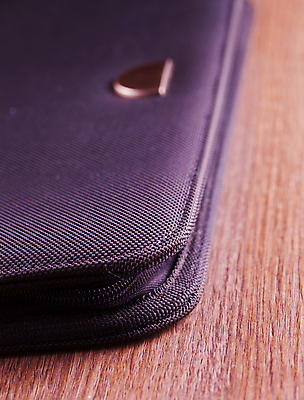 포토 JPG 해외이미지 아이콘 백그라운드 컨셉 비즈니스 안전 사람없음 사무실 검은색 자료 정보 보호 심볼 오브젝트 준비 문서 파일 잠금 보안 폴더 수납 지퍼 보관소 압축 해외202004 해외포토 컬러 저장 파일형식 이미지허브