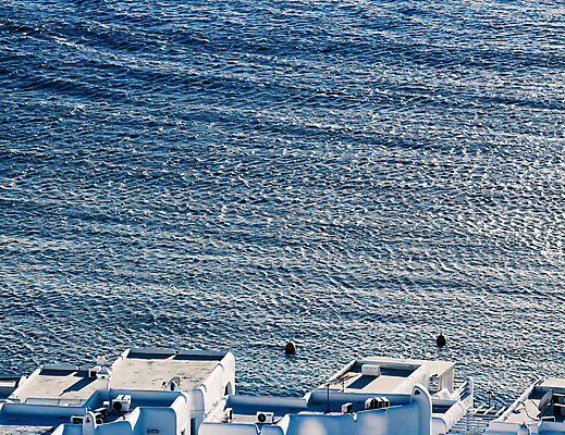 포토 JPG 해외이미지 전통 유럽 문화 바다 섬 여행 건축양식 휴가 주택 파노라마 풍경 사람없음 야외 건물 물 여름 파란색 도시풍경 여행객 마을 항구 풍차 흰색 지중해 그리스 장면 지역 포트 타운 산토리니 그리스인 미코노스섬 해외202004 해외포토 자연요소 서양인 건축물 계절 건축 나라 컬러 교통시설 촬영기법 사람 도시 파일형식 이미지허브