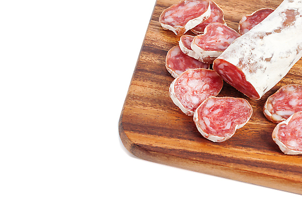 포토 JPG 해외이미지 음식 조각 건조 도마 육류 사람없음 목재 흰색 시골 신선 소시지 닫기 자르기 허브 매움 슬라이스 로즈메리 훈제 고립 고체 살라미 스페인어 초리조 치유 편육 해외202004 해외포토 나무 식물 컬러 식재료 재료 모션 주방용품 가공식품 맛 파일형식 이미지허브