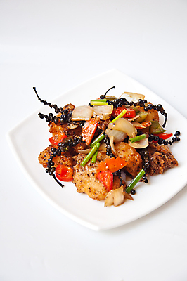 포토 JPG 해외이미지 전통 접시 음식 백그라운드 채소 태국 고추 양파 감자 어류 요리 동양인 사람없음 세로 식당 식사 저녁식사 튀김 닫기 먹기 흰배경 그림 점심식사 해외202004 해외포토 식기 아시아 모션 인종 상점 수중동물 흰색 파일형식 이미지허브