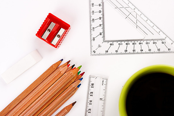 포토 JPG 해외이미지 종이 비즈니스 통신 탁자 직장 자 사람없음 목재 스터디 사무실 연필 펜 쪽지 공책 공백 장비 흰색 업무 작업실 정상 책상 포스트잇 공지사항 시트 스크랩북 조언 해외202004 해외포토 나무 컬러 가구 회사 재료 문구용품 학용품 학습 필기구 메모지 작업 파일형식 이미지허브