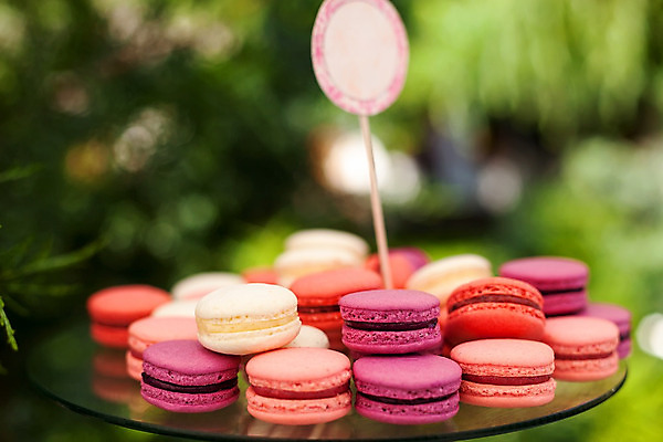 포토 JPG 해외이미지 전통 접시 음식 백그라운드 디저트 사탕 사람없음 컬러풀 쌓기 쿠키 과자 케이크 여러개 빵집 프랑스 흰색 달콤 맛 설탕 굽기 크림 흰배경 모음 마카롱 프랑스어 고립 머랭 페스츄리 해외202004 해외포토 문자 식기 유럽 빵 컬러 다수 컨셉 모션 상점 구이 파일형식 이미지허브