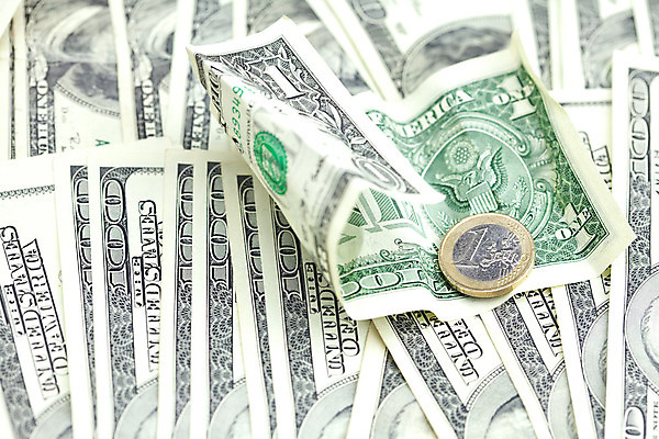 포토 JPG 해외이미지 1 리본 종이 백그라운드 컨셉 지폐 돈 비즈니스 성공 사람없음 초록색 금융 컴퓨터 터치패드 알약 쌓기 달러 미국 저축 재산 만들기 튜브 이익 천국 욕심 세금 자금 잭팟 화상 많음 해외202004 해외포토 컬러 북아메리카 모션 경제 전자제품 약 상처 파일형식 이미지허브