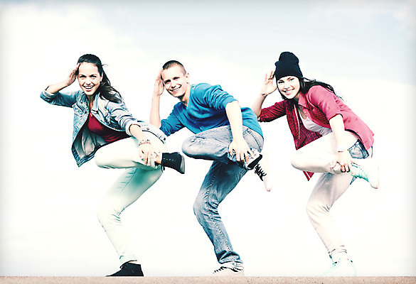 포토 JPG 해외이미지 전신 여자 남자 포즈 함께함 미소 사람 성인 옆모습 세명 친구 댄서 춤 복고 성인만 해외202004 해외포토 직업 뷰포인트 컨셉 관계 문화예술 표정 파일형식 이미지허브