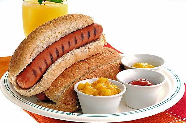 포토 JPG 해외이미지 접시 실내 사람없음 식탁보 오렌지주스 케첩 머스터드 흰배경 종지 핫도그 해외202004 해외포토 그릇 식기 음식 백그라운드 패스트푸드 내부 흰색 소스_음식 과일주스 파일형식 이미지허브