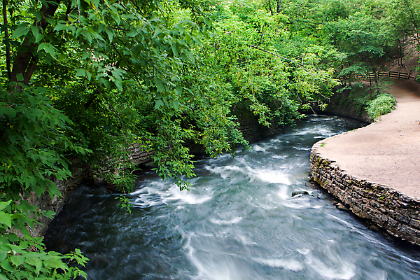 포토 JPG 해외이미지 나무 공원 이동 자연 벽돌 풍경 사람없음 야외 물 강 컬러풀 달리기 평화 폭포 흐름 안개 개울 급류 암초 해외202004 해외포토 자연요소 식물 공공시설 컬러 컨셉 모션 날씨 생태계 파일형식 이미지허브