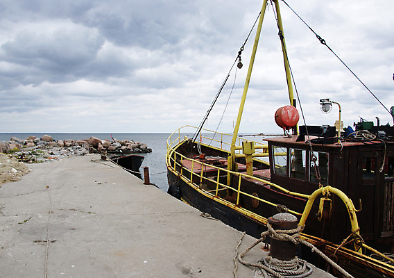 포토 JPG 해외이미지 구름 파도 바다 여행 자연 하늘 휴가 항해 풍경 해변 사람없음 야외 세로 물 파란색 항구 보트 방파제 함선 낚시꾼 석호 수평선 해외202004 해외포토 자연요소 공공시설 컬러 배_교통 교통시설 생태계 파일형식 이미지허브