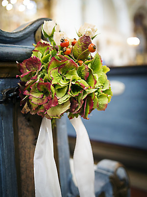 포토 JPG 해외이미지 꽃 결혼 꽃무늬 결혼식 실내 사랑 사람없음 장식 빛 교회 흰색 축하 신선 우아함 해외202004 해외포토 식물 감정 컬러 컨셉 무늬 종교건축 이벤트 내부 건물 파일형식 이미지허브
