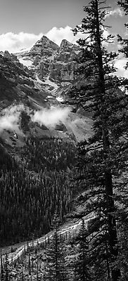 포토 JPG 해외이미지 구름 여행 캐나다 북아메리카 자연 하늘 휴가 산 파노라마 국립공원 풍경 사람없음 야외 물 관광지 강 환경 시골 개울 정상 숲 생태계 암초 내추럴 앨버타 절정 산맥 해외202004 해외포토 자연요소 공원 촬영기법 아메리카 파일형식 이미지허브