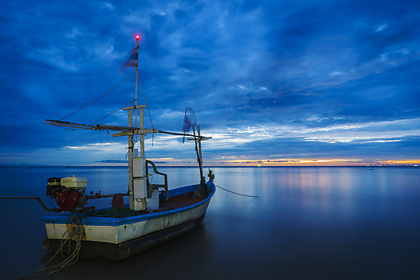 포토 JPG 해외이미지 파도 바다 여행 태국 자연 벽지 하늘 낚시 파노라마 풍경 사람없음 가로 물 여름 파란색 햇빛 태양 반사 노란색 여행객 일몰 업무 어선 오세아니아 수평선 해외202004 해외포토 자연요소 계절 나라 아시아 컬러 배_교통 레저 촬영기법 사람 노을 작업 생태계 파일형식 이미지허브