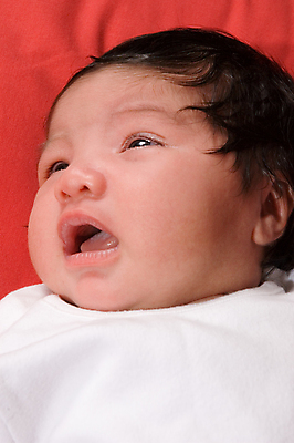 포토 JPG 해외이미지 행복 감정 어린이 분홍색 한명 미소 청춘 침대 표현 아기 신생아 잠 담요 기저귀 세대 거짓말 천진난만 해외202004 해외포토 1 컬러 가구 컨셉 표정 사람 아기용품 파일형식 이미지허브