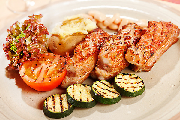 포토 JPG 해외이미지 음식 다이어트 토마토 채소 콩 감자 육류 돼지고기 스테이크 요리 사람없음 빨간색 식당 요리사 신선 바 그릴 상추 속도 양고기 점심식사 주키니 해외202004 해외포토 직업 컬러 식재료 주방용품 곡류 서양음식 건강 상점 식사 파일형식 이미지허브