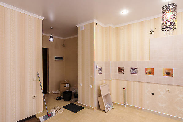 포토 JPG 해외이미지 가구 거실 열쇠 부동산 새로움 바닥 아파트 주택 사람없음 내부 주방 복도 끝 수리 씻기 쓰레기 청소 아래 양동이 싱크대 최초 마지막 설치 해외202004 해외포토 생활용품 컨셉 건물 청결 재산 방향 개수대 위치 파일형식 이미지허브