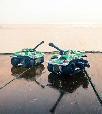 포토 JPG 해외이미지 모델 무기 컨셉 2 그림자 취미 사람없음 초록색 세계 장난감 반사 금속 기계 총 수확 골동품 흰색 위험 공격 충돌 오브젝트 복고 군용 싸움 전쟁 나무바닥 탱크 육군 대포 갑옷 옛날 해외202004 해외포토 컬러 농업 모션 재질 바닥 군대 보호장비 파일형식 이미지허브