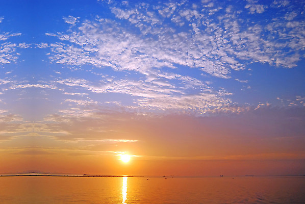 포토 JPG 해외이미지 구름 바다 자연 하늘 풍경 사람없음 빛 태양 중국 침묵 일몰 해외202004 해외포토 자연요소 아시아 노을 소리 생태계 파일형식 이미지허브