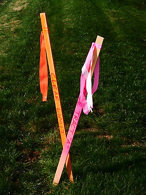 포토 JPG 해외이미지 리본 분홍색 무늬 오렌지 표시 사람없음 건물 초록색 흔적 말뚝 해외202004 해외포토 건축물 컬러 과일 파일형식 이미지허브