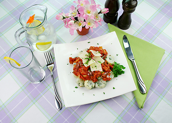 포토 JPG 해외이미지 꽃 음식 포크 다이어트 토마토 유리 치즈 감자 파슬리 건강 요리 사람없음 물 식사 저녁식사 신선 조끼 고명 칼 맛 레몬 허브 유기농 올리브 냅킨 성분 내추럴 점심식사 경단 영양분 개조 해외202004 해외포토 자연요소 식물 식기 웰빙 열매 컨셉 채소 과일 재질 유제품 외투 파일형식 이미지허브