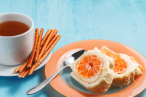 포토 JPG 해외이미지 단면 디저트 귤 실내 사람없음 롤케이크 해외202004 해외포토 음식 과일 내부 케이크 파일형식 이미지허브