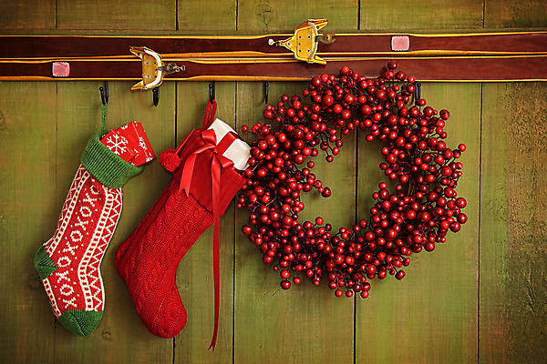 포토 JPG 해외이미지 전통 계절 크리스마스 휴가 양말 기념 매달리기 선물 사람없음 목재 장식 빨간색 초록색 산타클로스 농장 축제 화환 수확 골동품 시골 축하 12월 해외202004 해외포토 나무 기념일 꽃 컬러 컨셉 농업 재료 모션 날짜 파일형식 이미지허브