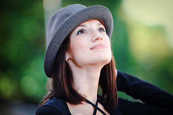 포토 JPG 해외이미지 모델 1 여자 행복 감정 얼굴 밭 자연 하늘 휴식 건강 한명 미소 사람 성인 야외 여름 유행 맑음 봄 기쁨 흰색 신선 화려 파마 우아함 피부 복고 내추럴 돌봄 스타일 해외202004 해외포토 헤어스타일 계절 컬러 컨셉 농업 모션 날씨 표정 신체부위 생태계 파일형식 이미지허브